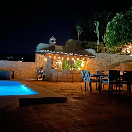 לינה וארוחת בוקר Montana Mimosa 3*